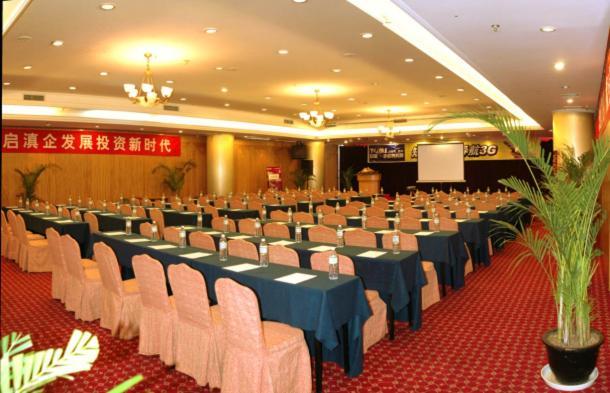 Green Land Hotel Kunming Buitenkant foto