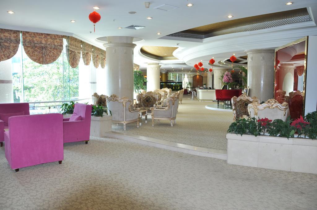 Green Land Hotel Kunming Buitenkant foto