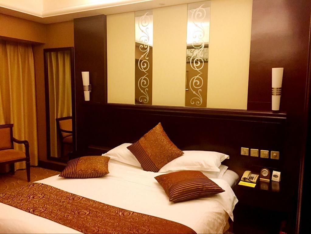 Green Land Hotel Kunming Buitenkant foto